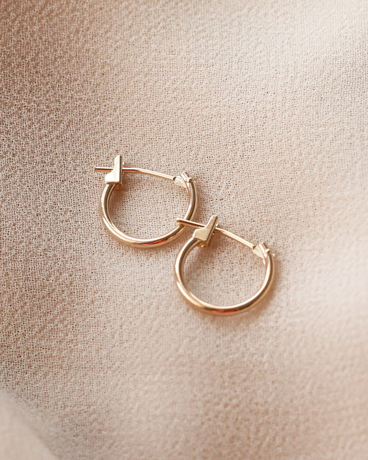 E1301 - 10K SOLID GOLD