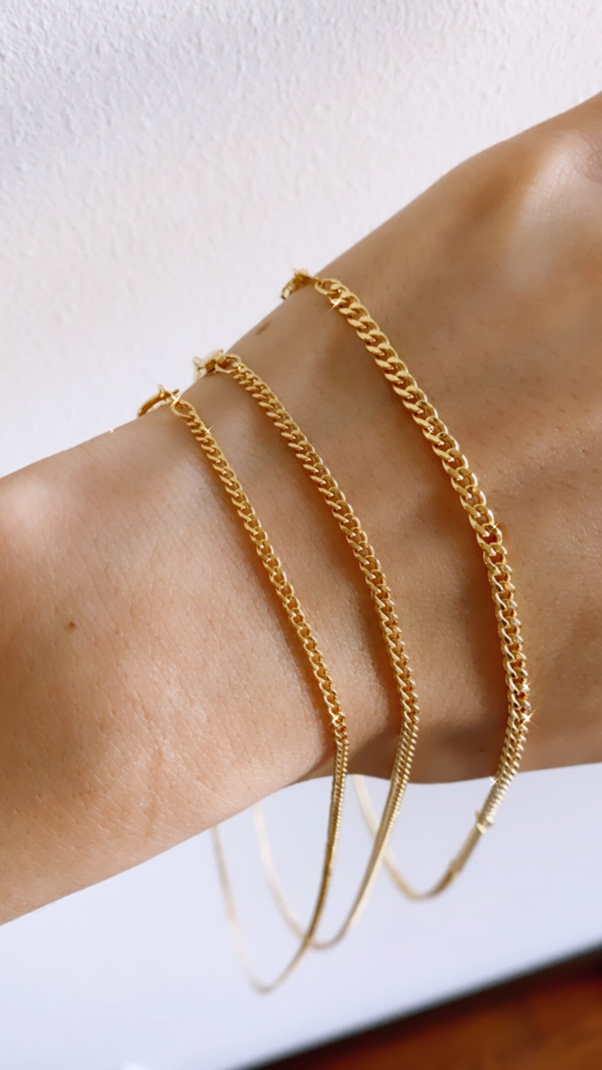 N1206 - Gold Filled - 2.3mm Curb