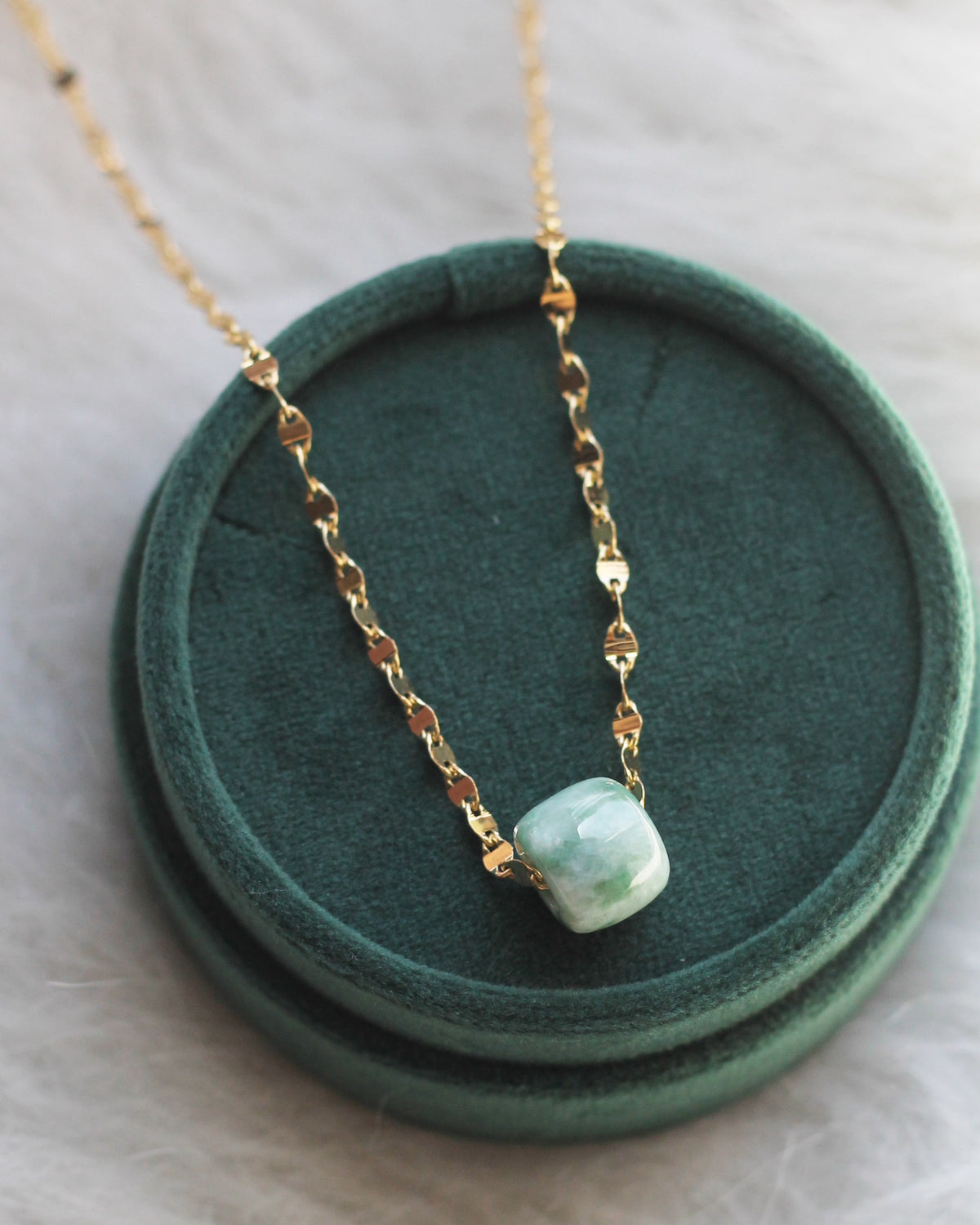 N1360 - Jade Pendant - 18"
