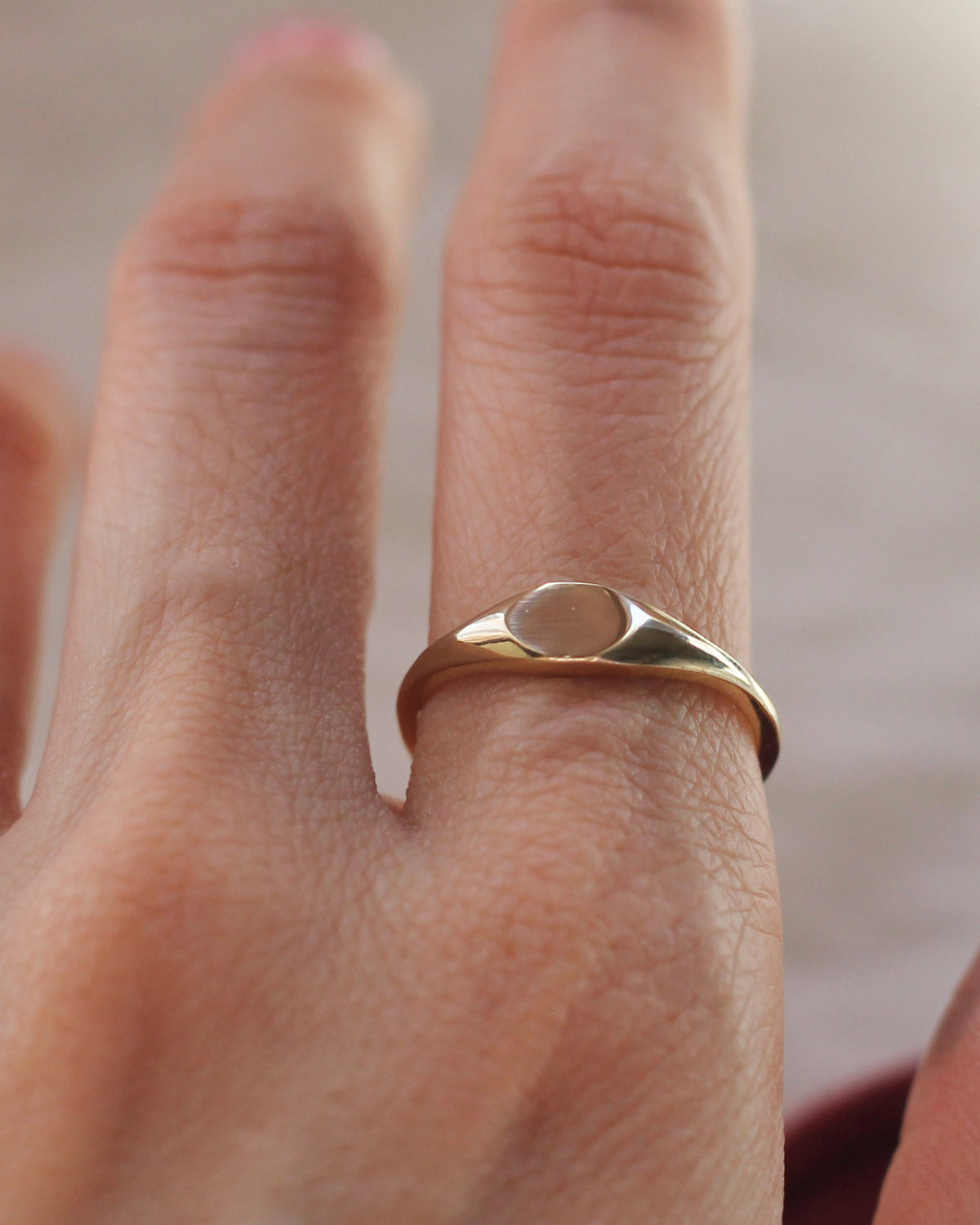 Small Oval Signet Ring 14K Solid Gold - Size 7
