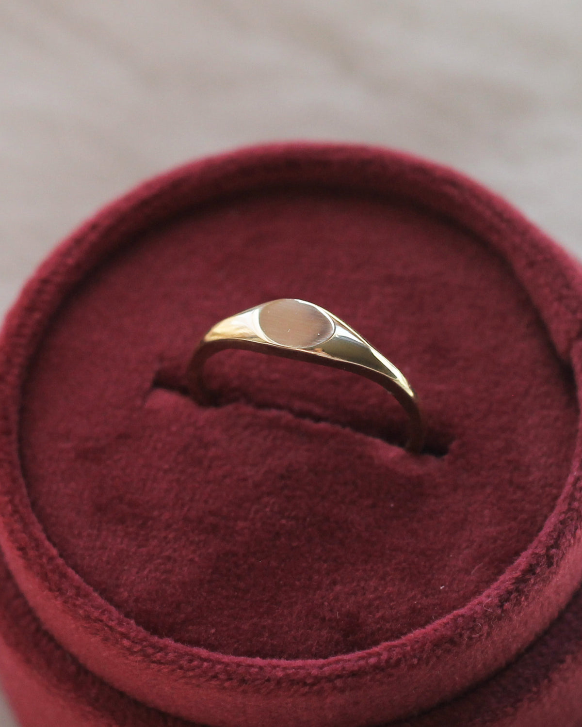 Small Oval Signet Ring 14K Solid Gold - Size 7