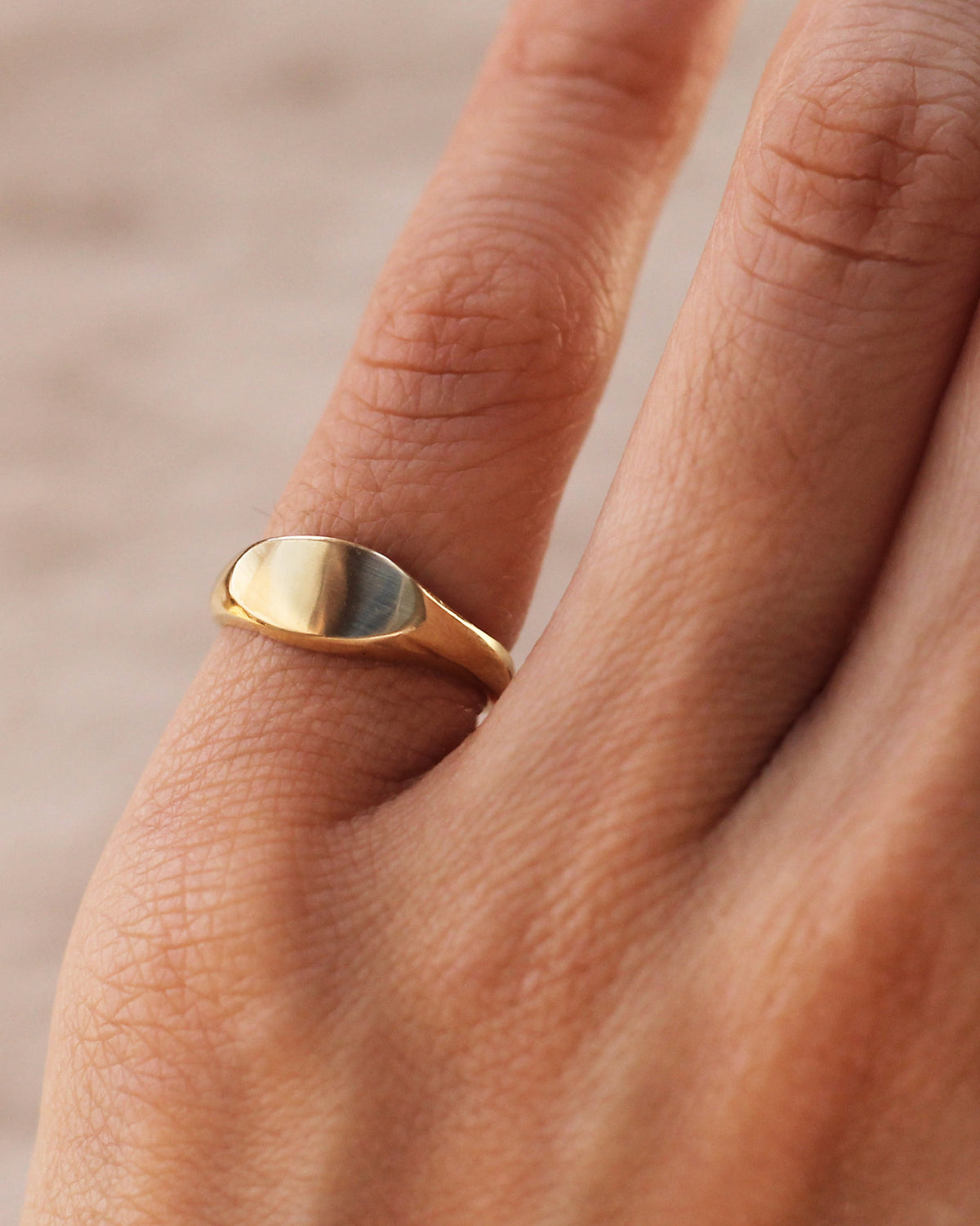 C17 - Large Oval Signet Pinky Ring 10K Solid Gold - Size 2.25