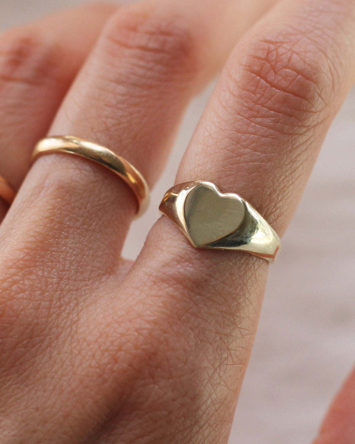 C18 Heart Signet Ring 10K Solid Gold - Size 4.5
