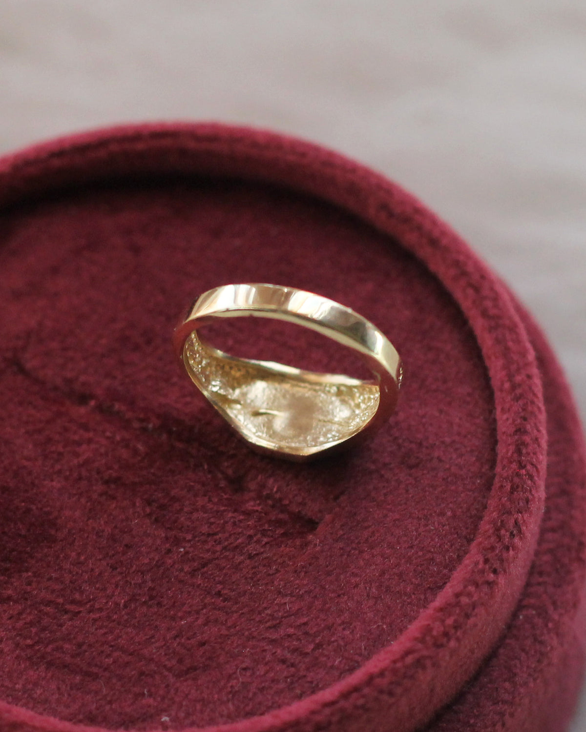 C20 Texture Signet Pinky Ring 10K Solid Gold - Size 1.75