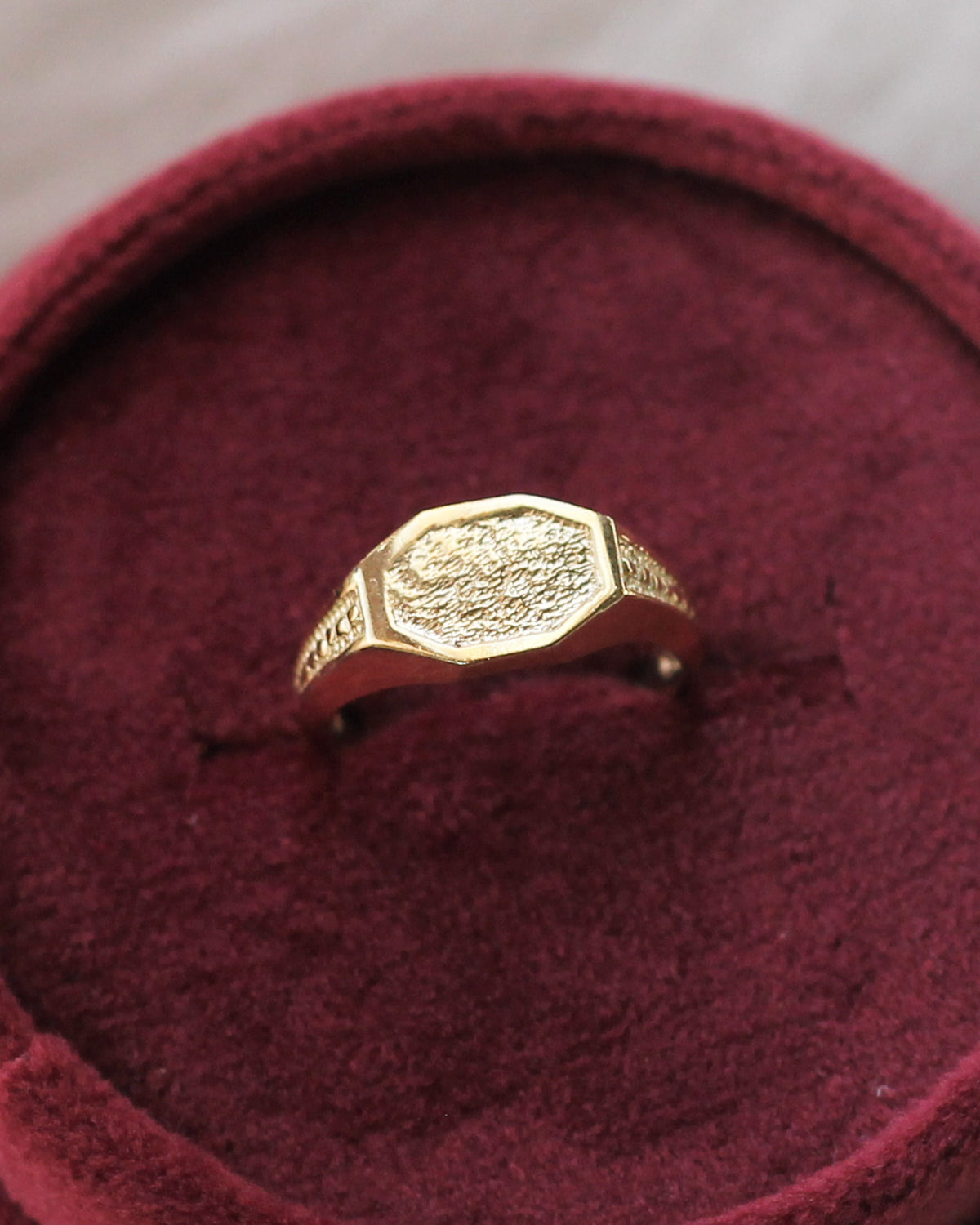 C20 Texture Signet Pinky Ring 10K Solid Gold - Size 1.75