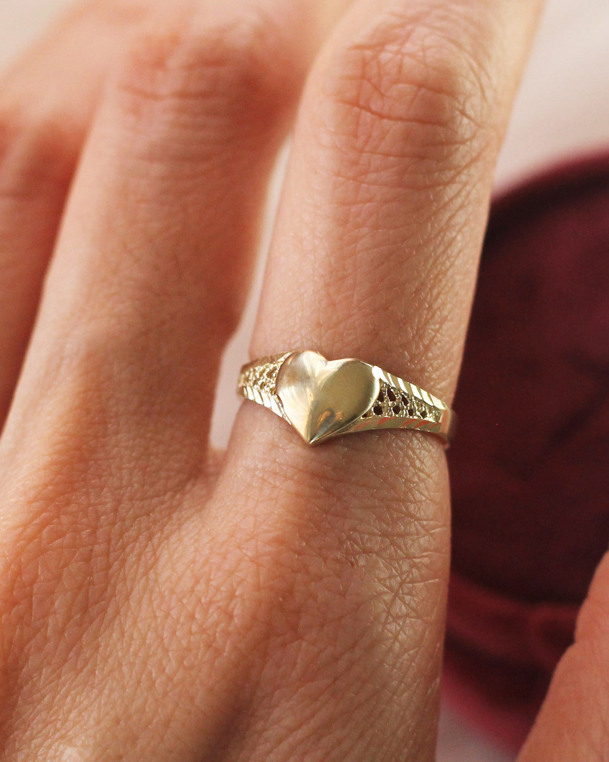 C22 - Heart Ring 10K Solid Gold - Size 5