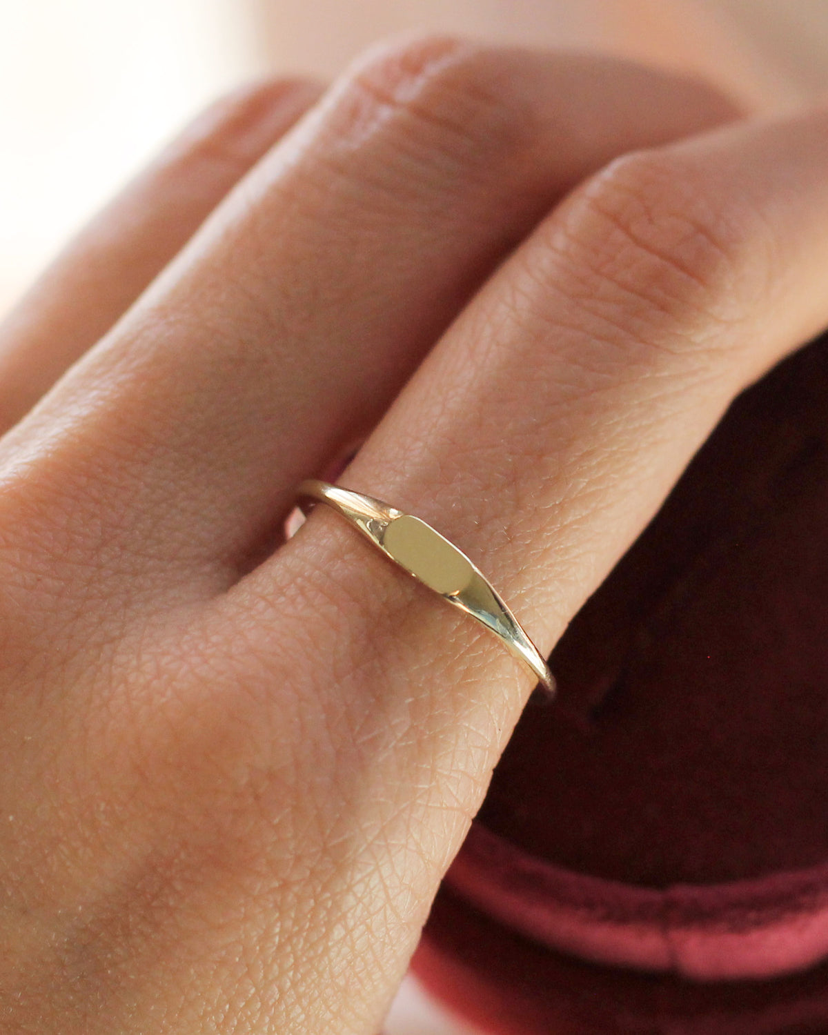 C29 Small Rounded Rectangle Signet Ring 10K Solid Gold - Size 7