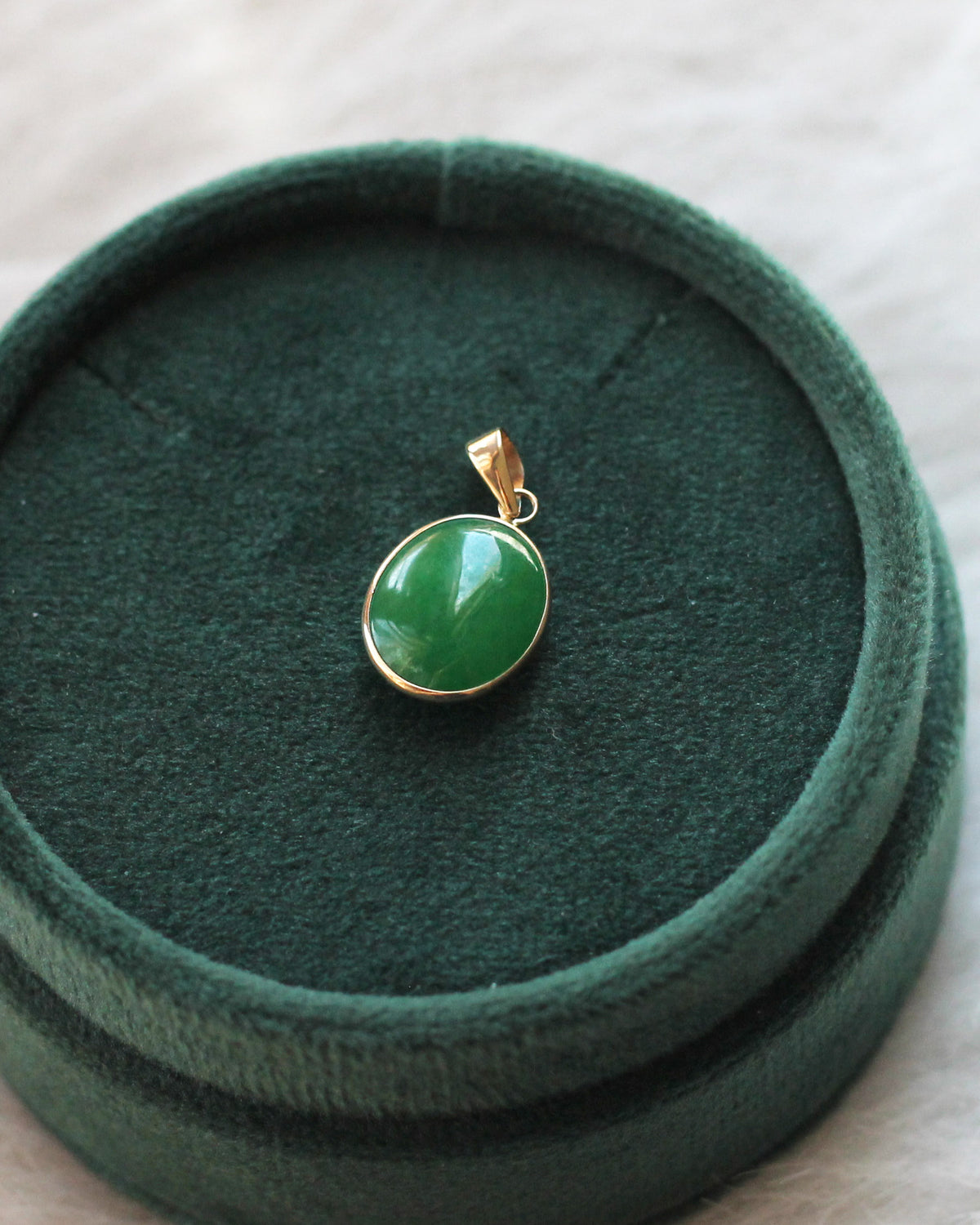 C32 Oval Jade Pendant 14K Solid Gold