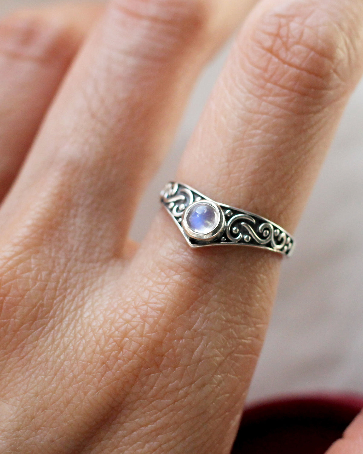 C40 Chevron Moonstone Ring Sterling Silver Size 5