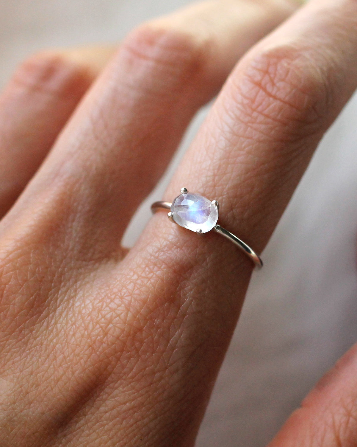 C42 Oval Moonstone Ring Sterling Silver Size 5, 10