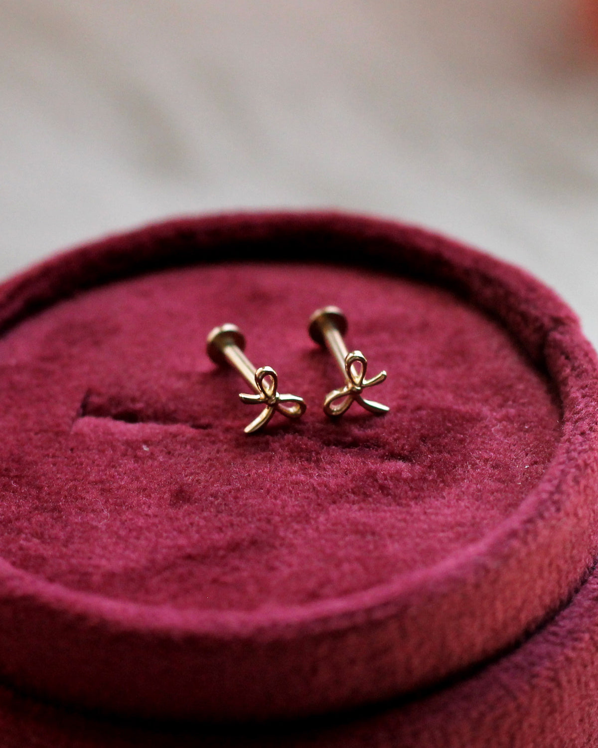 C45 Bow Flat Back Stud 14K Solid Gold