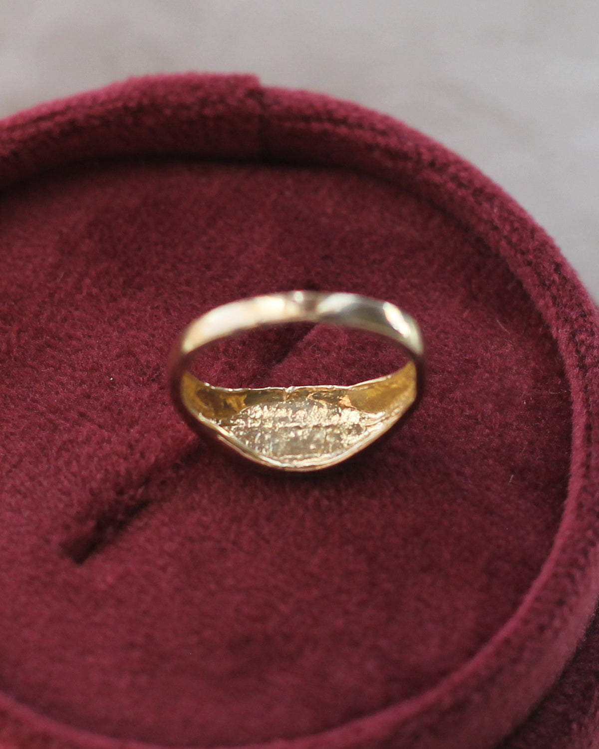 C8 - Oval Signet Pinky Ring 14K Solid Gold - Size 2, 2.5