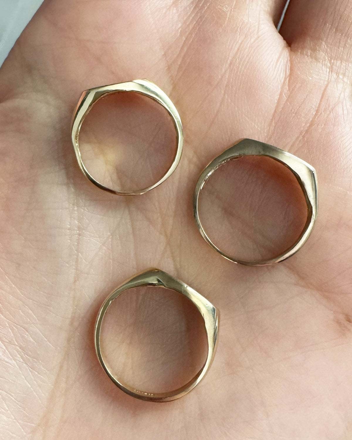 C8 - Oval Signet Pinky Ring 14K Gold - Size 2, 2.5, 2.75