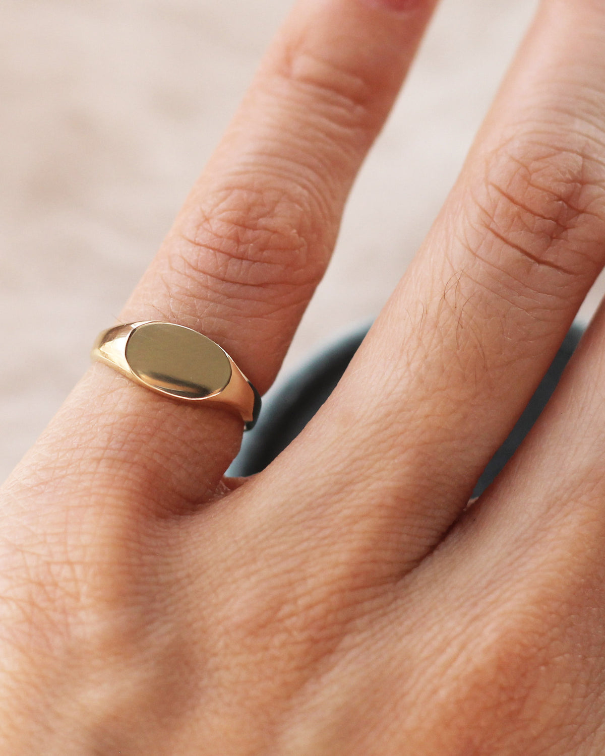 C8 - Oval Signet Pinky Ring 14K Solid Gold - Size 2, 2.5