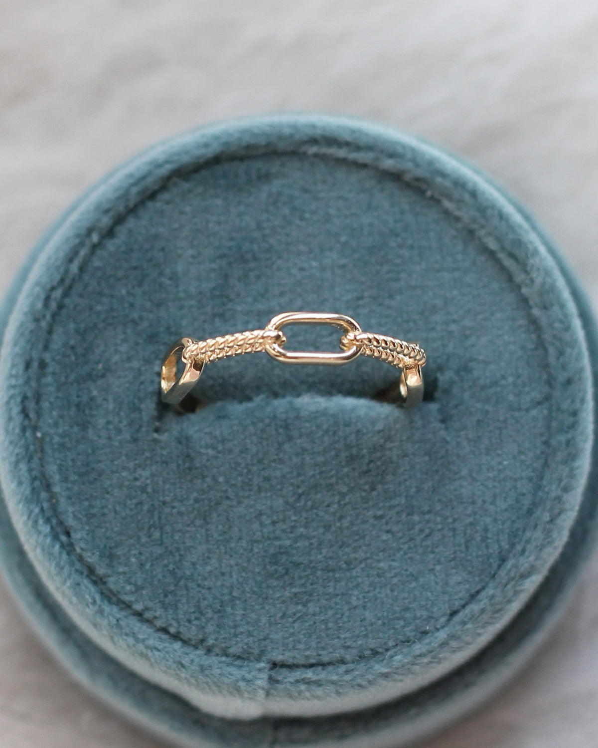 C5 - Chain Link Ring 14K Solid Gold - Size 7