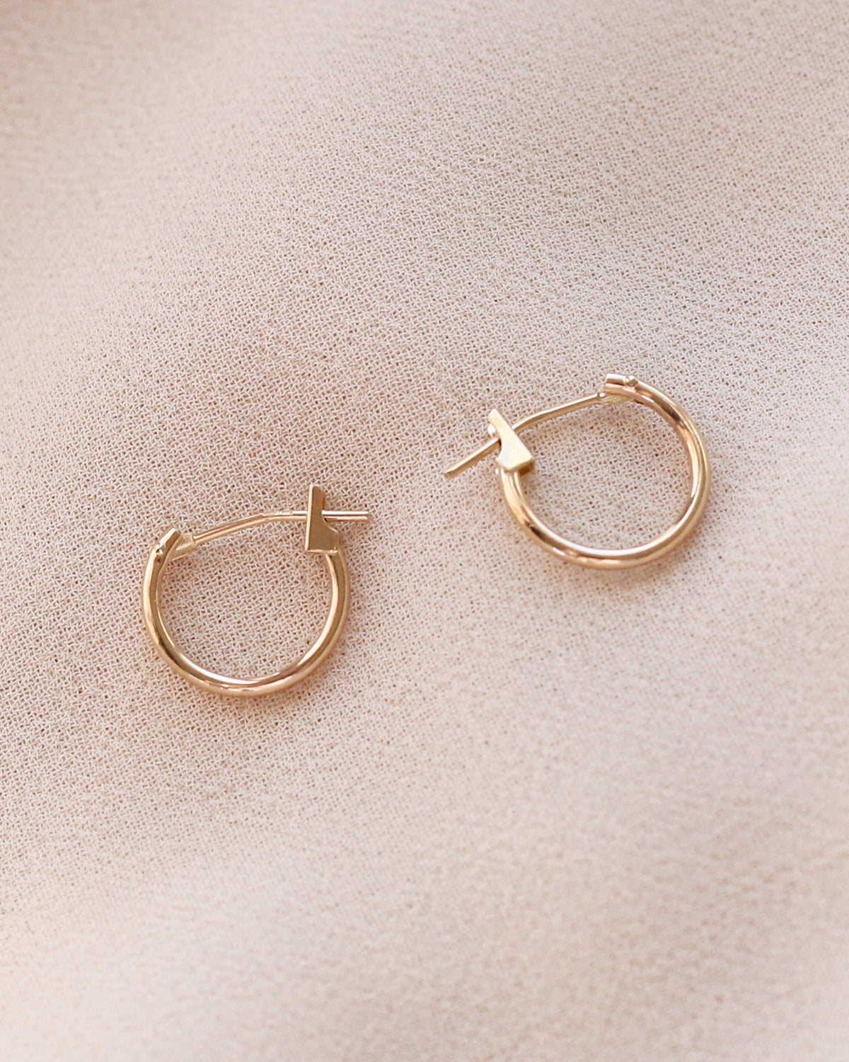 E1301 - 10K SOLID GOLD
