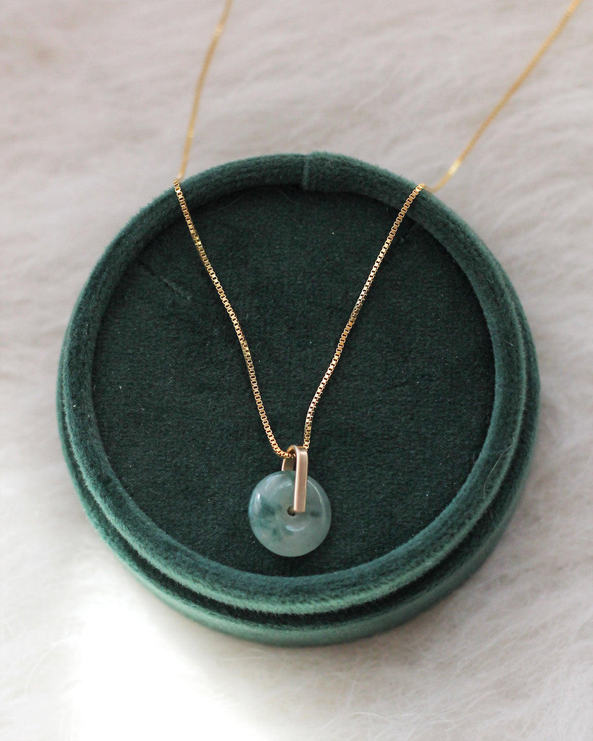 N1368 - Jadeite Pendant - 18"
