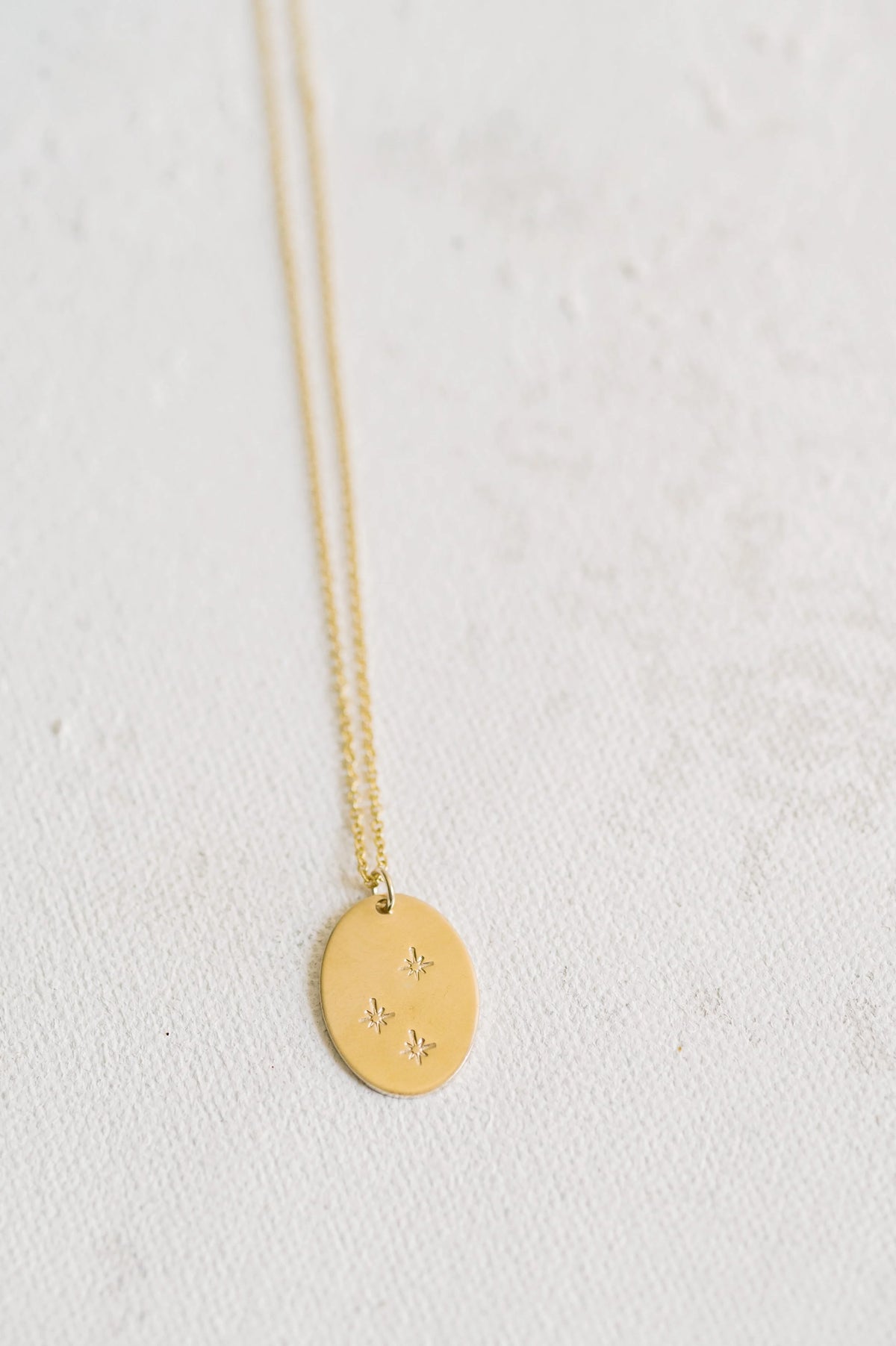 SampleA71 - Gold Fill - 16&quot; Star Oval Pendant