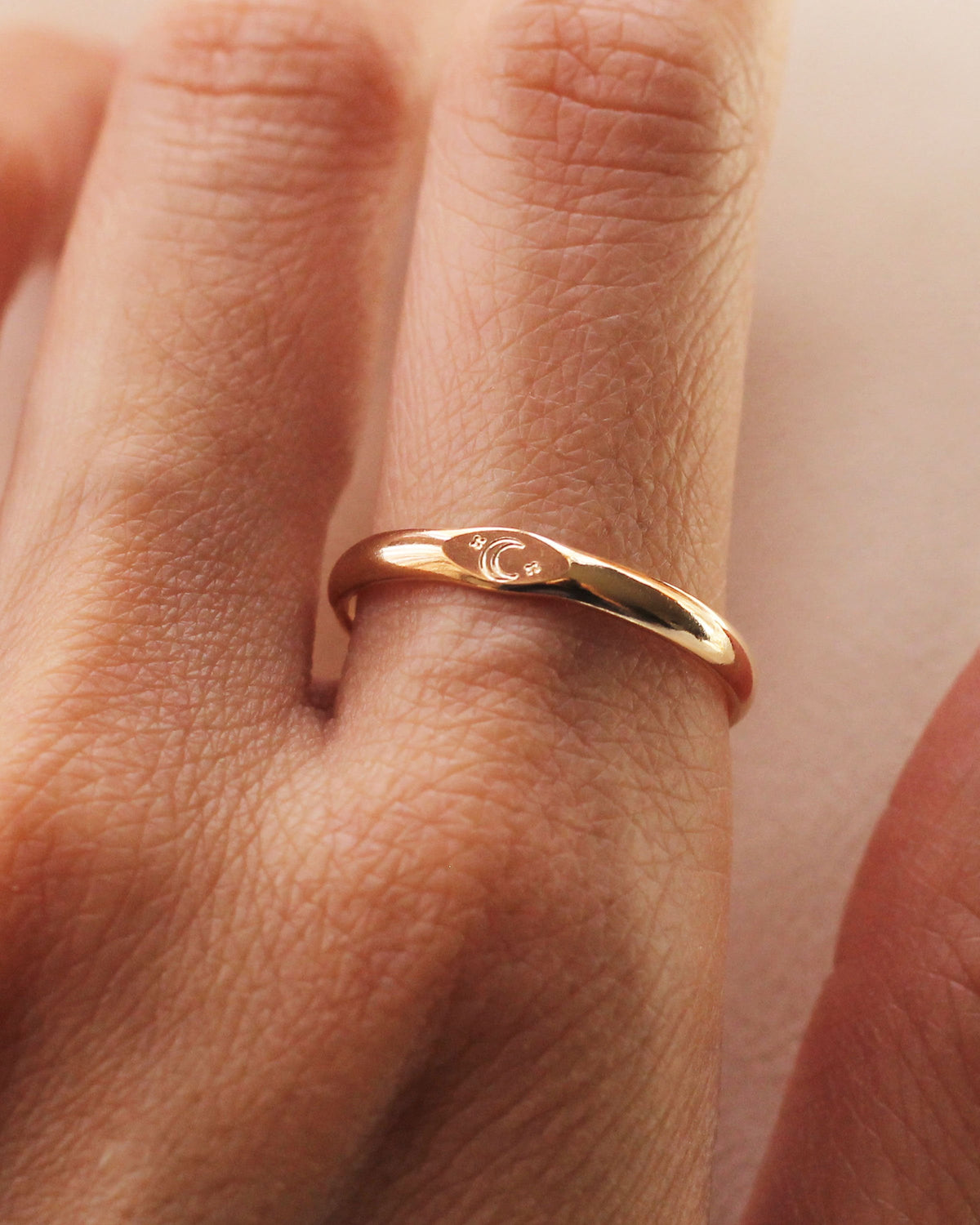ENGRAVE R1318 - Gold Filled - Symbol Signet Ring