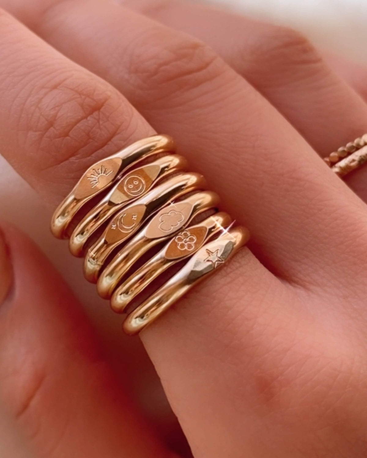 ENGRAVE R1318 - Gold Filled - Symbol Signet Ring