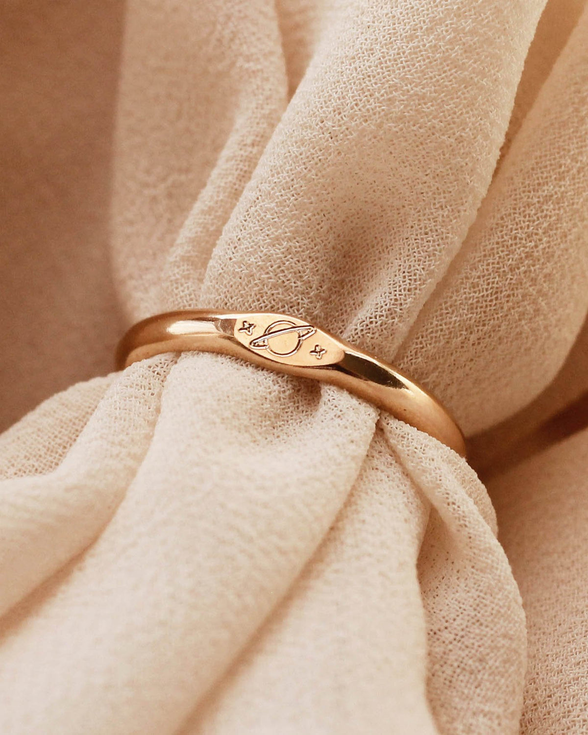 ENGRAVE R1318 - Gold Filled - Symbol Signet Ring