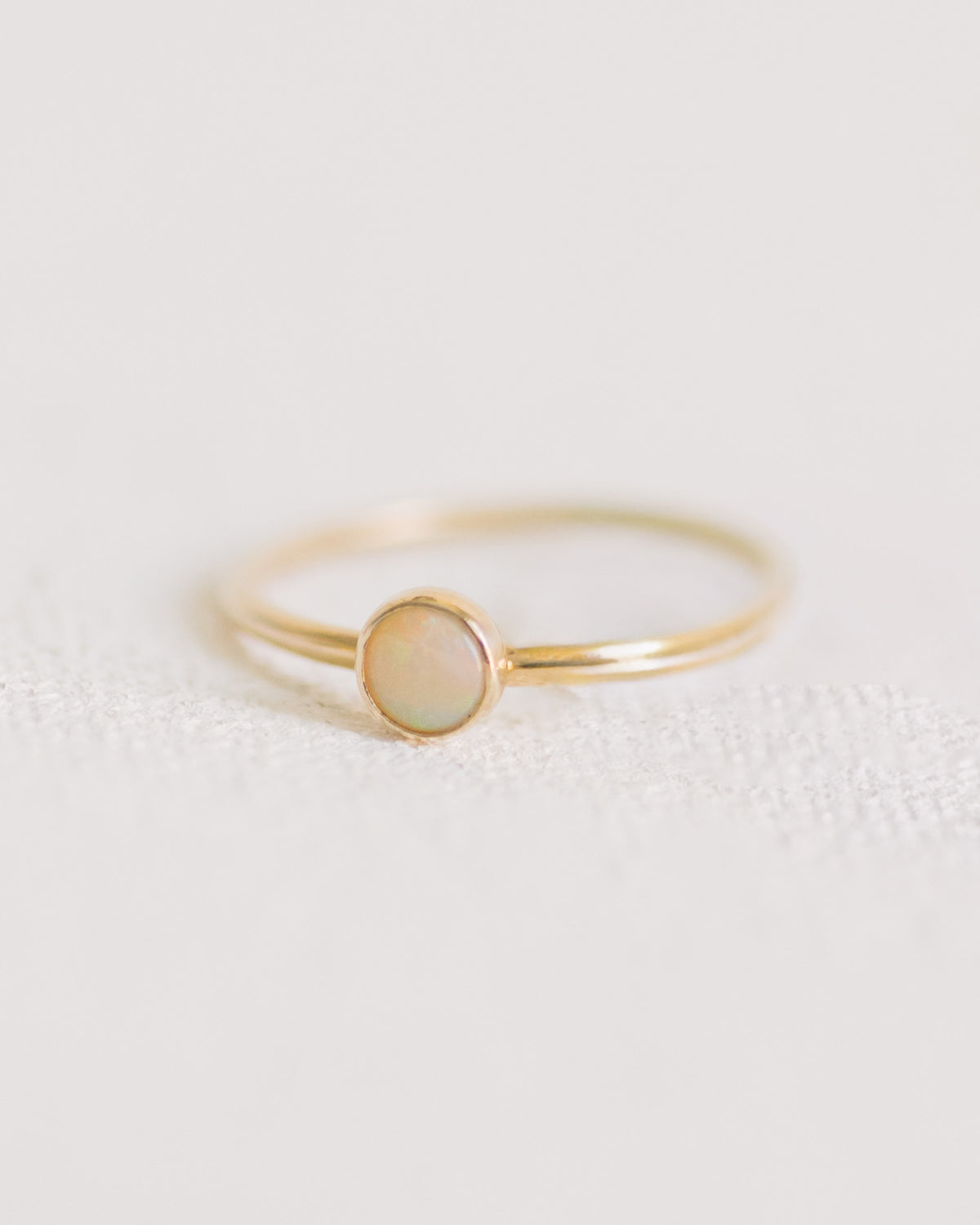 R1426 - 14K SOLID GOLD RING