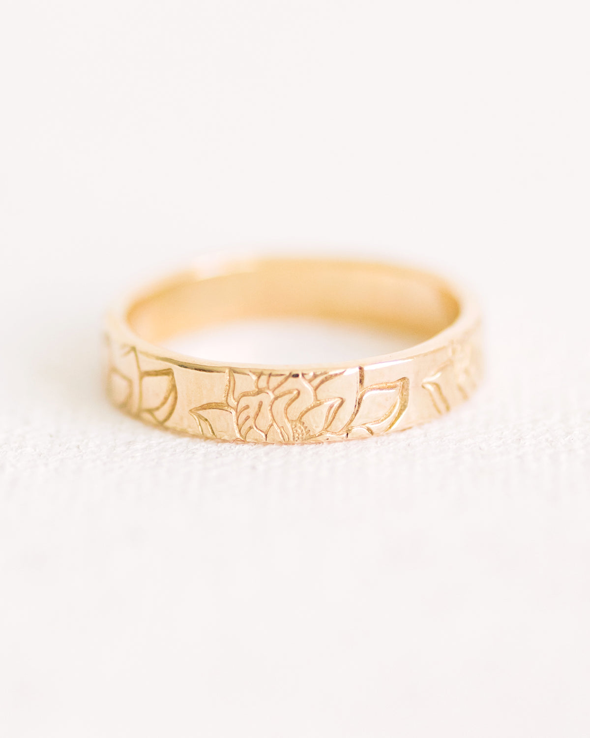 R1438 - Magnolia Ring