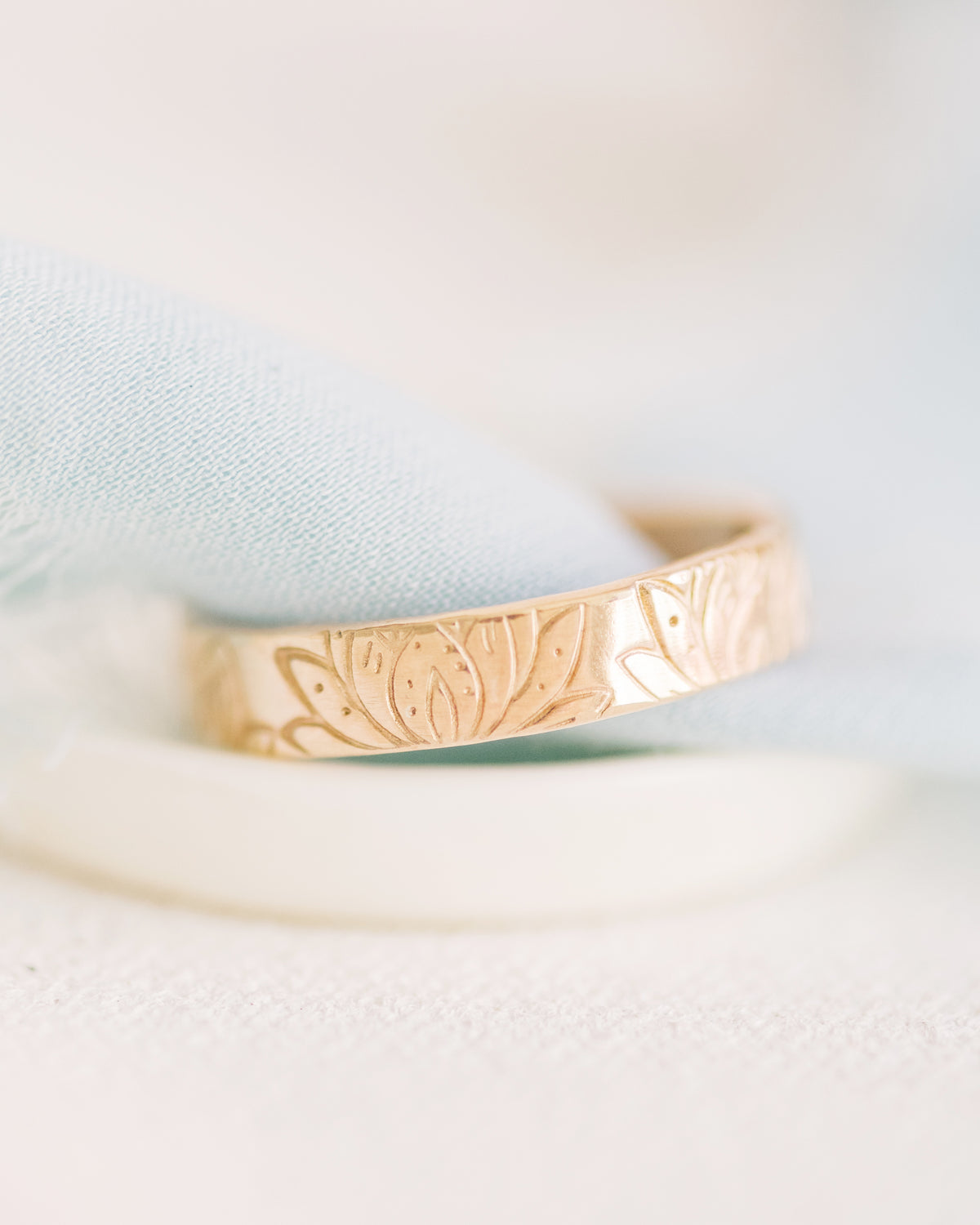 R1439 - Lotus Ring